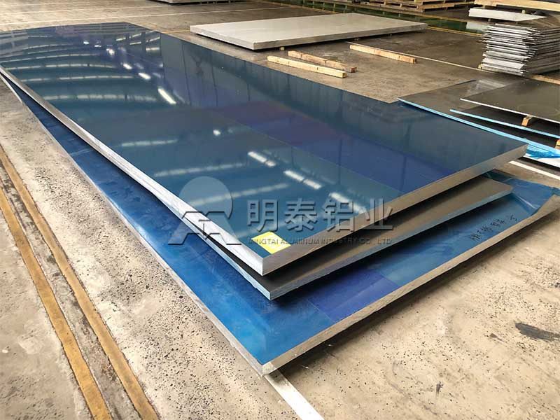 5754鋁板用于聲屏障一噸價(jià)格多少？?jī)?yōu)點(diǎn)有哪些？